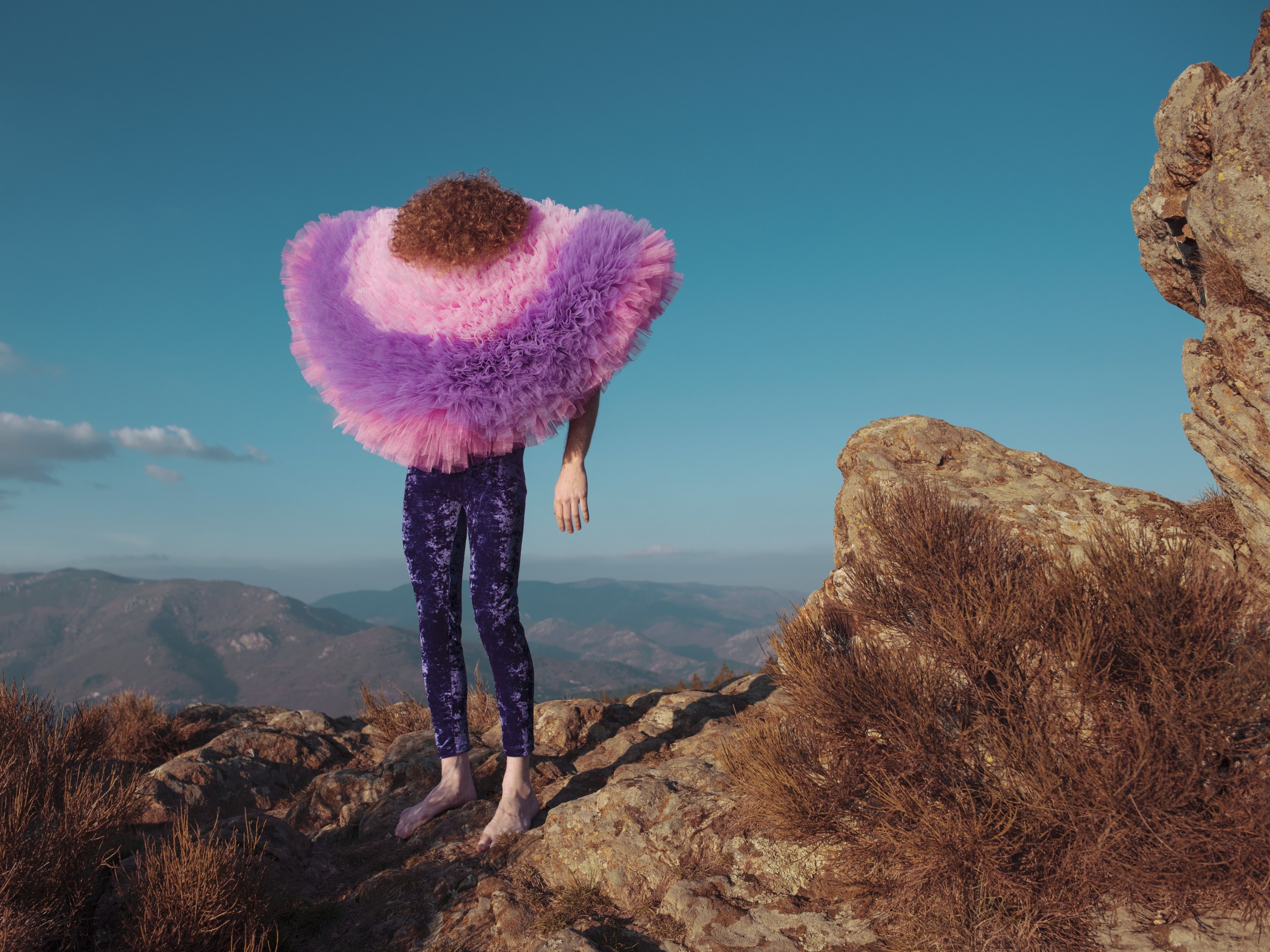 'Là où elle pose' to open at the Théâtre de Privas in October [f1, f2, f9]