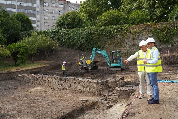 Archaeological work at Santa Clara in Pontevedra uncovers medieval structures as future museum plans advance