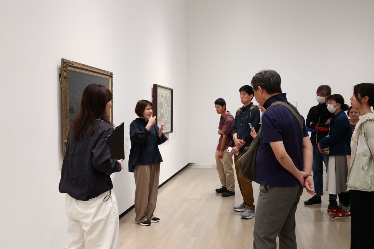 Yokohama Museum of Art holds sign-language gallery talk for collection exhibition