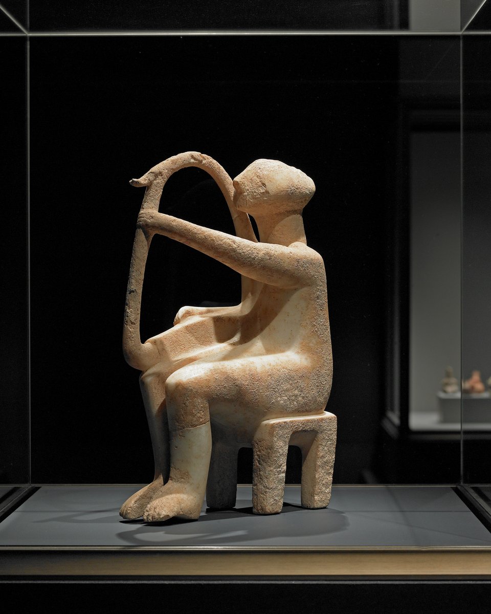 Getty Villa Highlights Marble 'Male Harp Player' From the Early Spedos Type