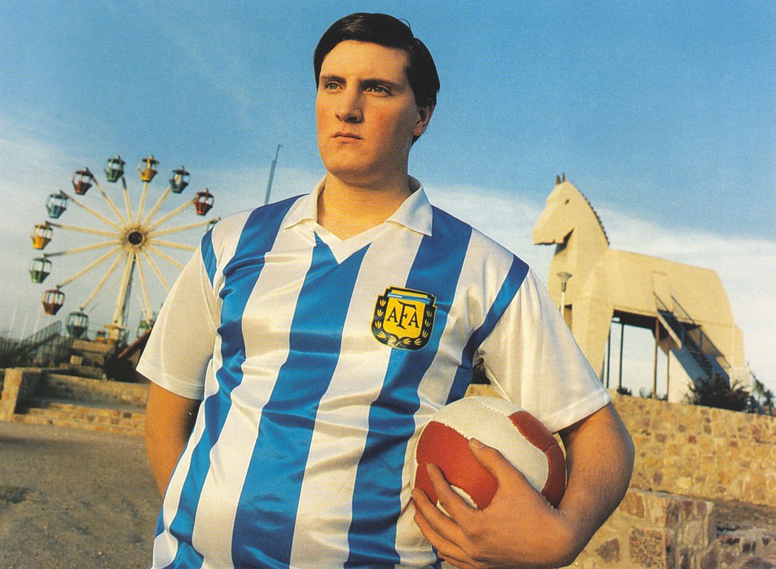 National Museum of Fine Arts Highlights Marcos López Photograph ‘El jugador’ in World Cup-Style Match Hype